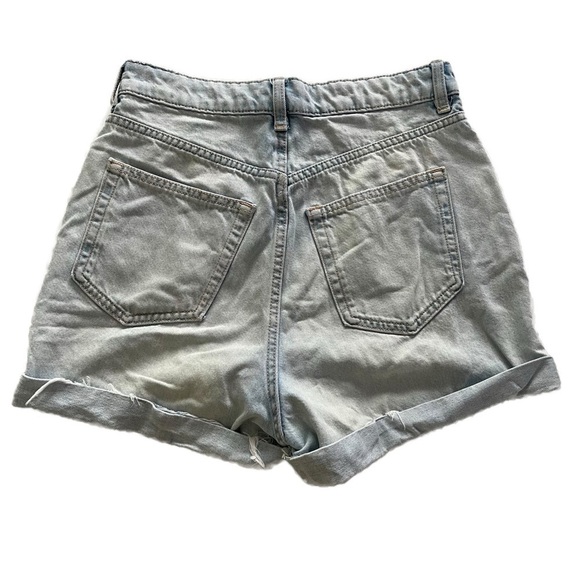 H&M DIVIDED Women’s Light Wash Denim Shorts - Size 6 - Picture 5 of 8